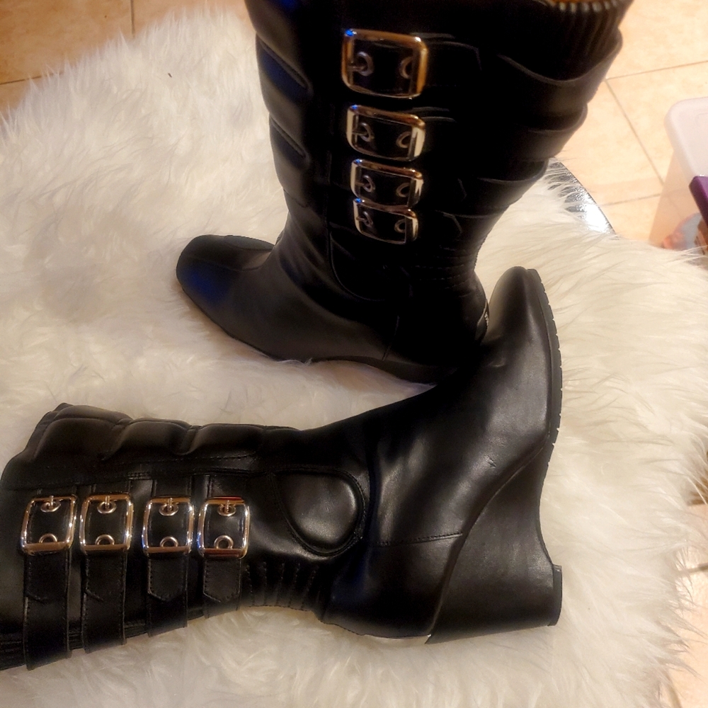 Motorcycle boots